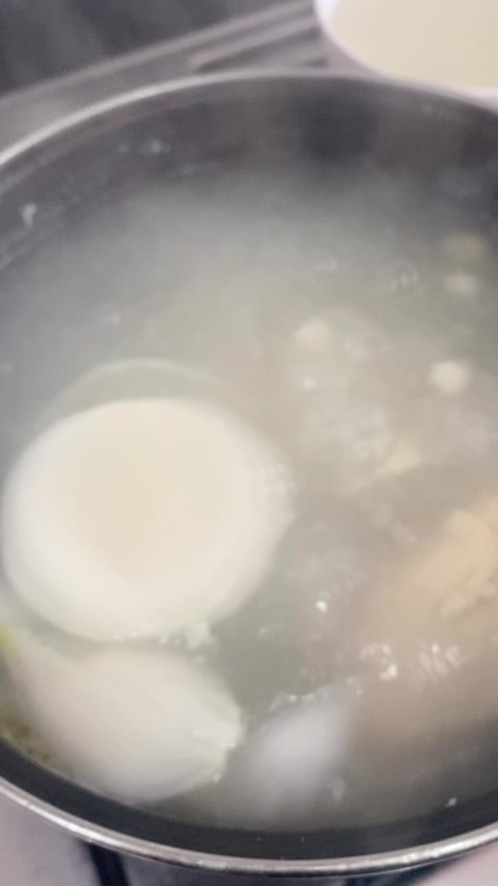 Chicharrón en Salsa Verde: Un Viaje Culinario