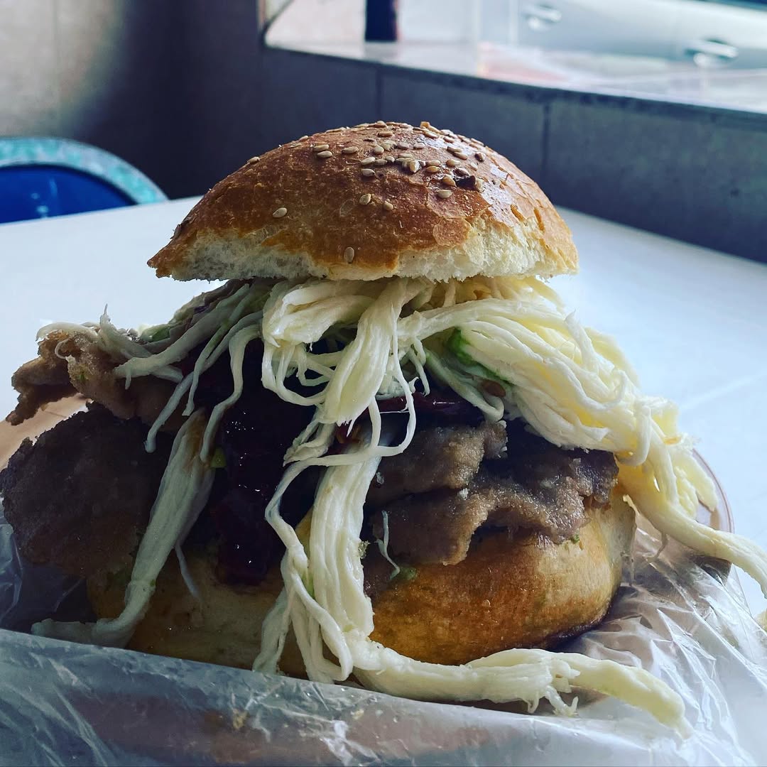 Chicharrón en Salsa Verde: Un Viaje Culinario